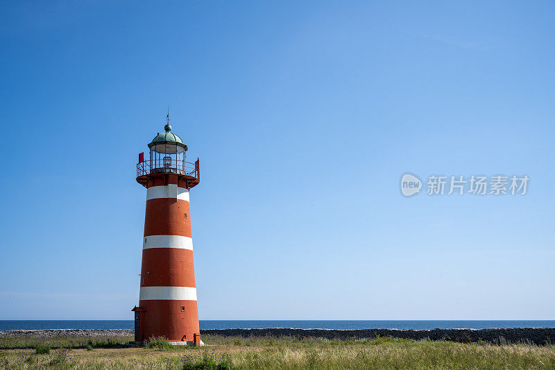 När fyr，哥特兰岛东南部Närsholmen上的Nar灯塔，以及广阔的海景